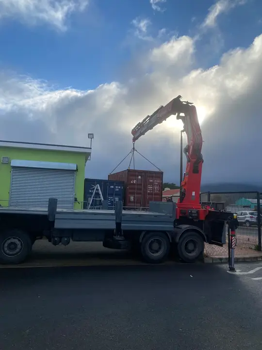 Crane Truck Hire on a Liftr job